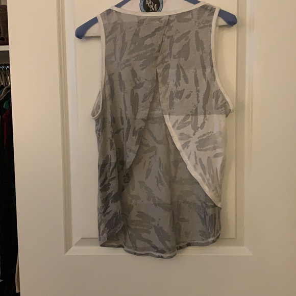 Fabletics open back tank - Picture 2 of 3